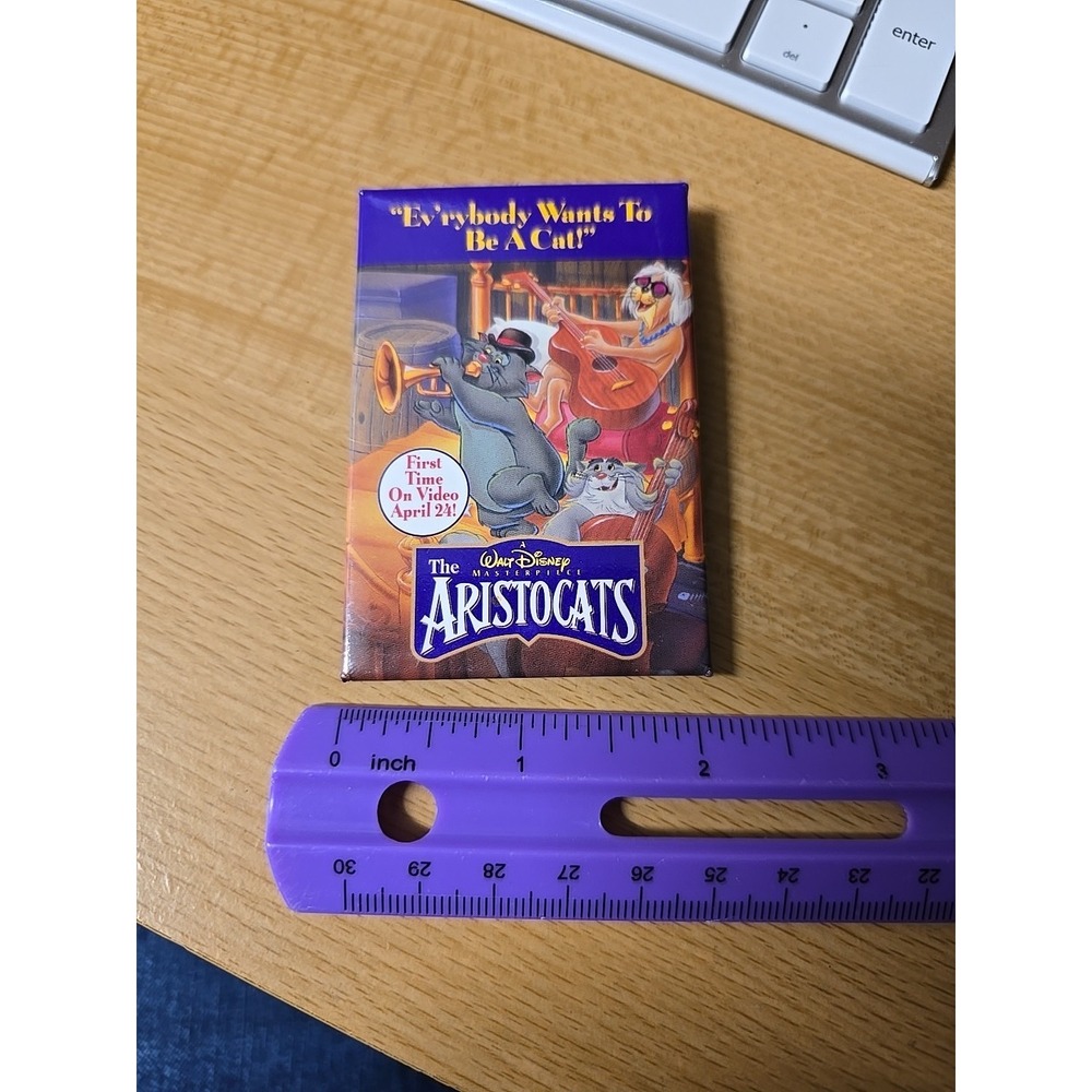 Cool Vintage Walt Disney's Masterpiece The Aristocats 1st Time on Video Pinback